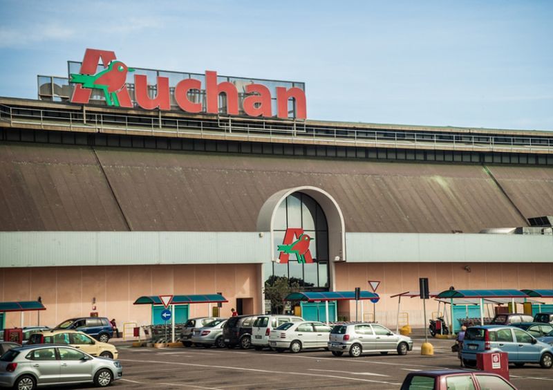 Ruba merce da “Auchan” per 250 euro: 41enne in manette