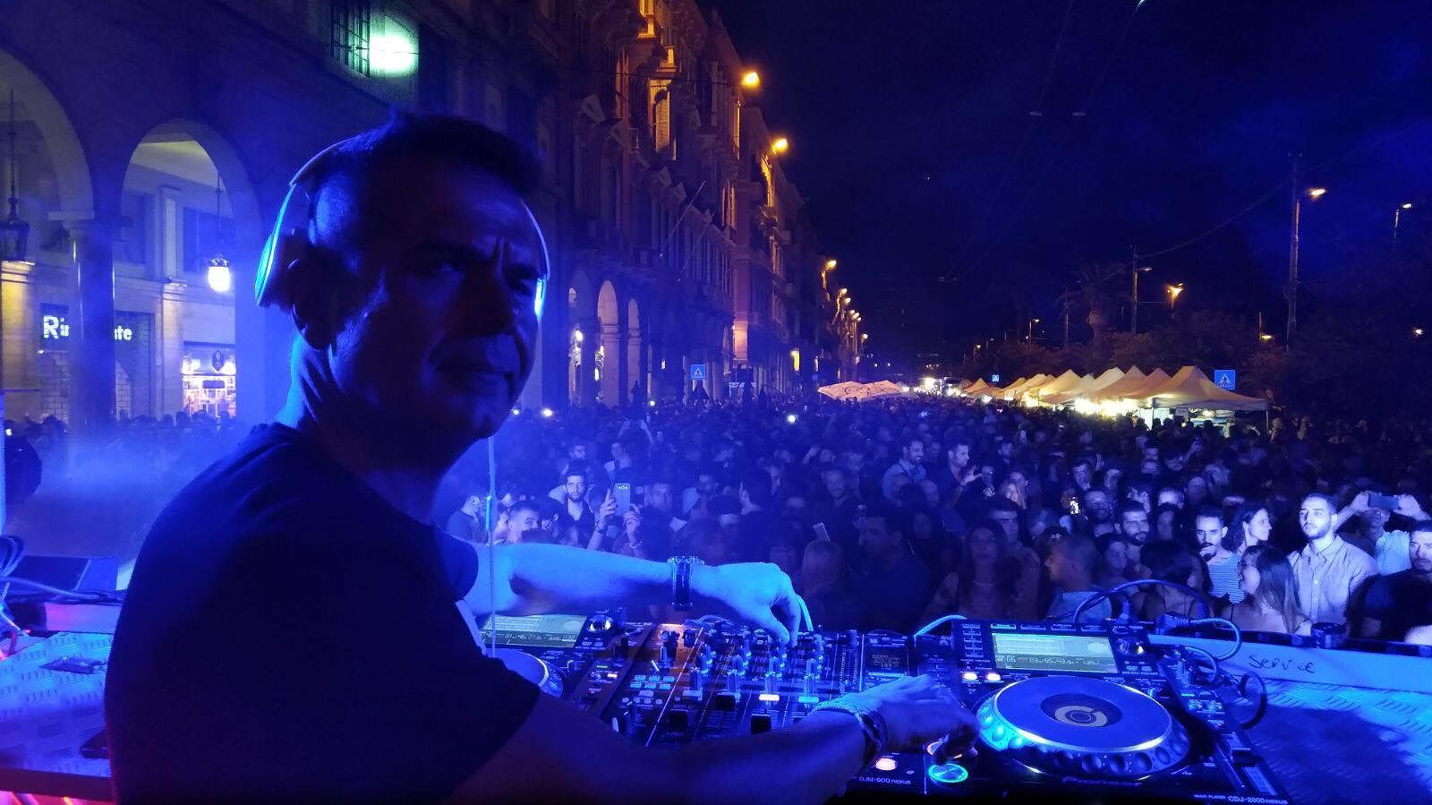 Boom via Roma pedonale: Cagliari pazza di gioia con gastronomia e dj