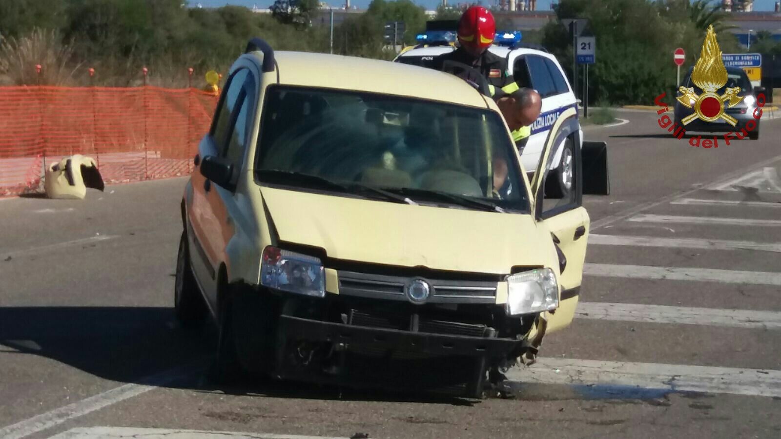 Incidente sulla 195 al bivio per Sarroch: due feriti