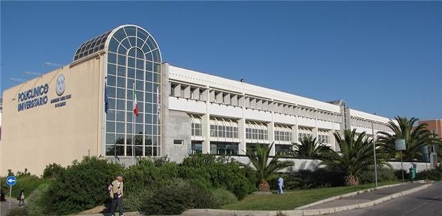 Frutta e verdura fuori dal Policlinico di Monserrato. Ok di Comune e ambulanti: “Sprint economia”