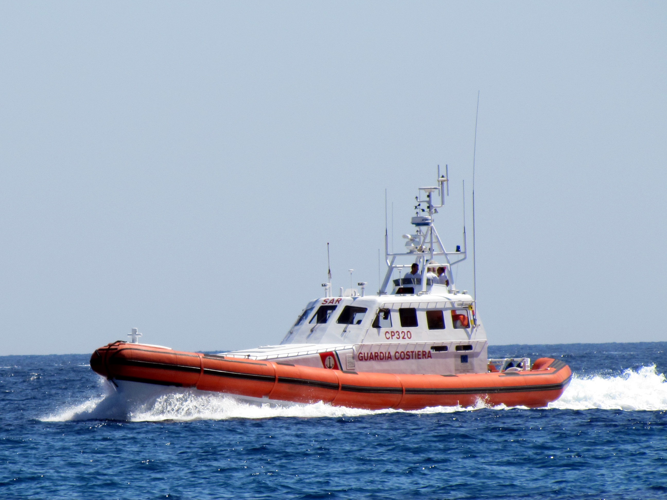 Cagliari, malore in mare: pescatore colto da infarto soccorso dalla Guardia Costiera