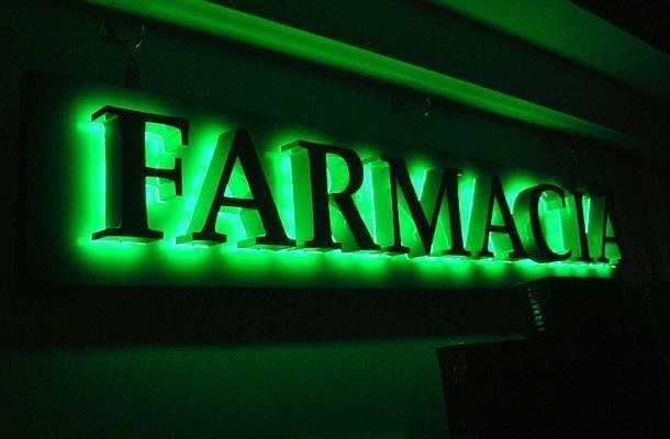 Viale Trieste, furto nella notte presso la farmacia “Piga”: preso un uomo