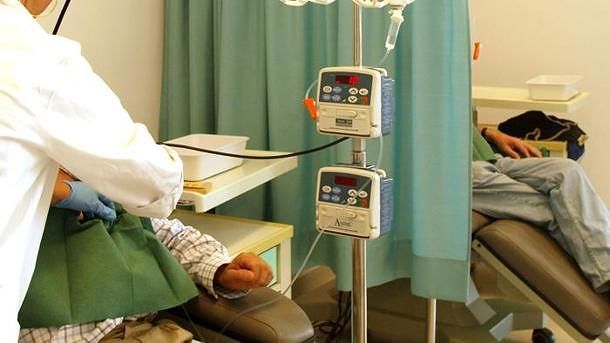 “Senza la nostra terapia salvavita a causa della burocrazia nella nostra clinica d’eccellenza”