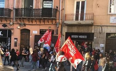 Cagliari, studenti sul piede di guerra: flash mob contro l’Alternanza Scuola Lavoro