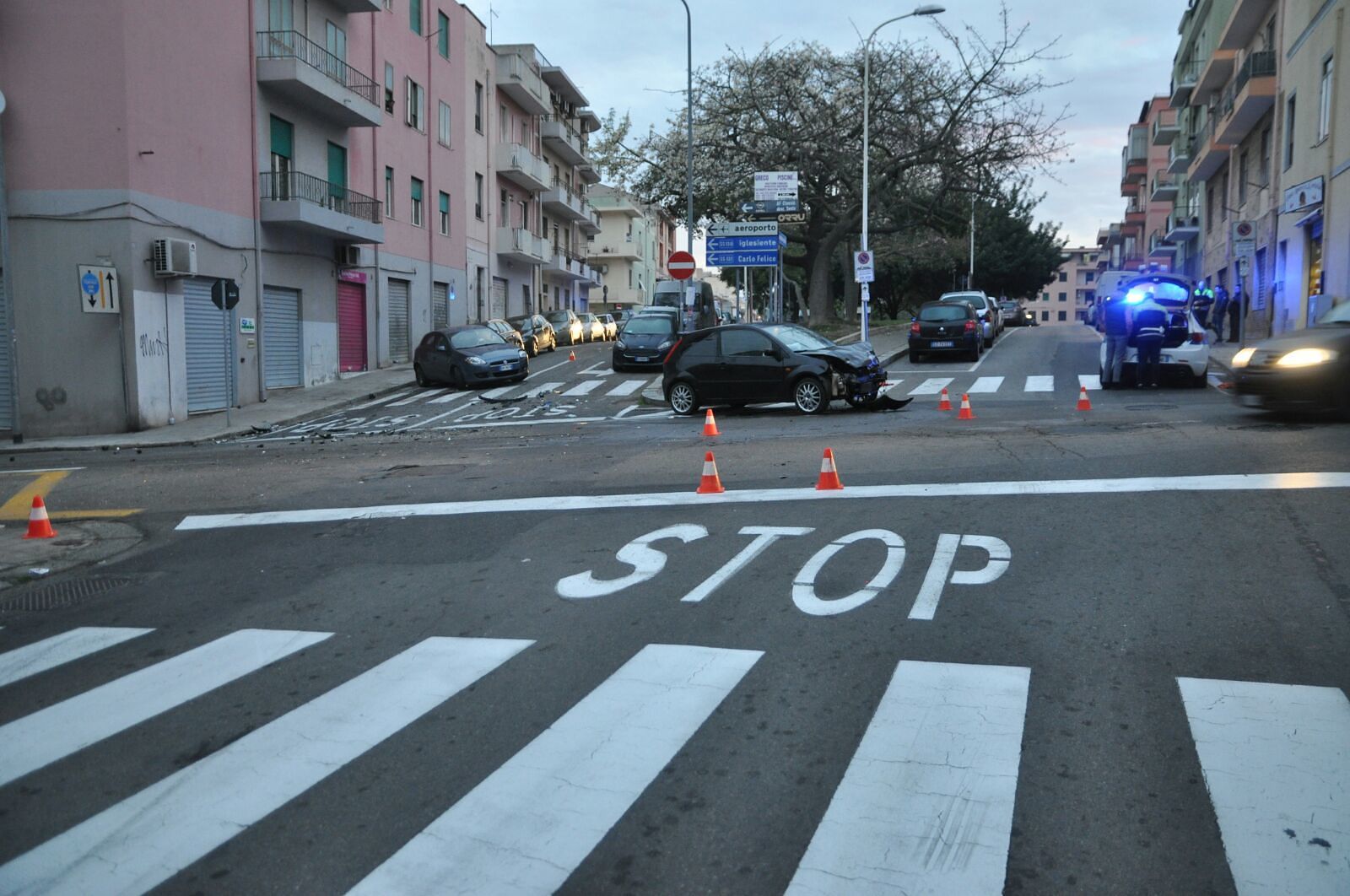 Violento scontro tra auto in via Is Maglias: conducenti ubriachi, patenti ritirate