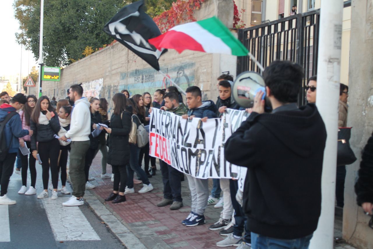 Blocco Studentesco: blitz a Cagliari contro il fallimento dell’alternanza scuola-lavoro