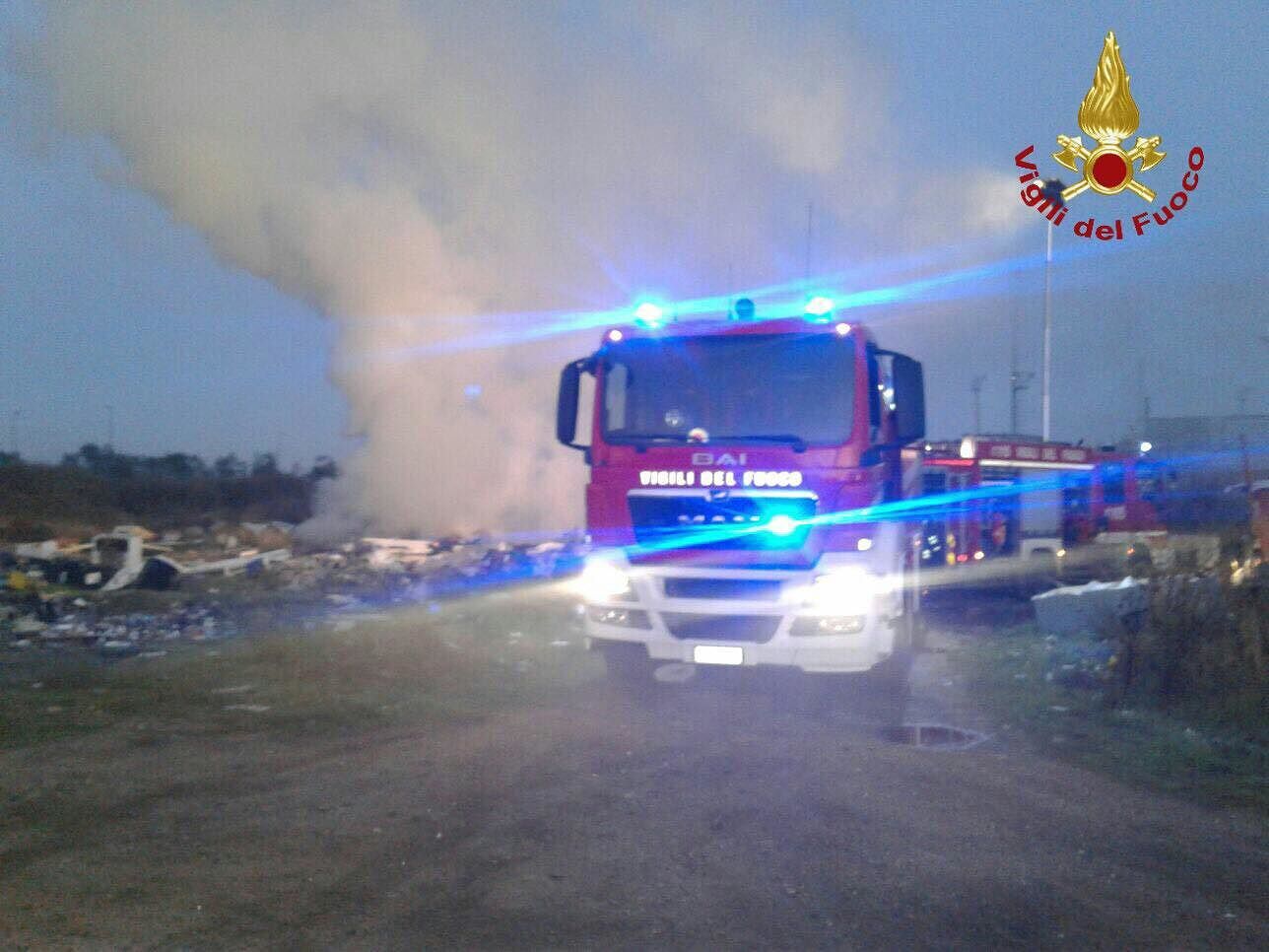 Cagliari, brutto incendio all’alba in via San Paolo
