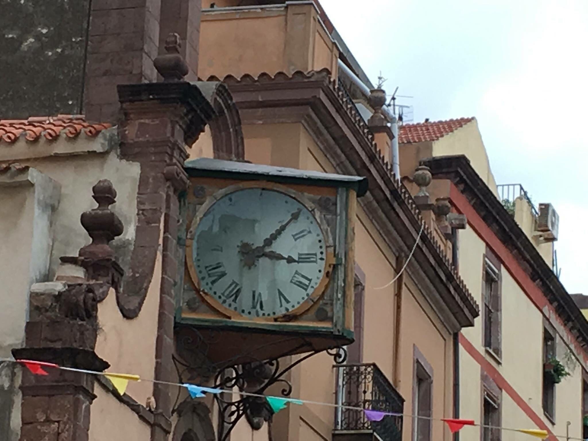 Una colletta per l’orologio dei fantasmi di Bosa