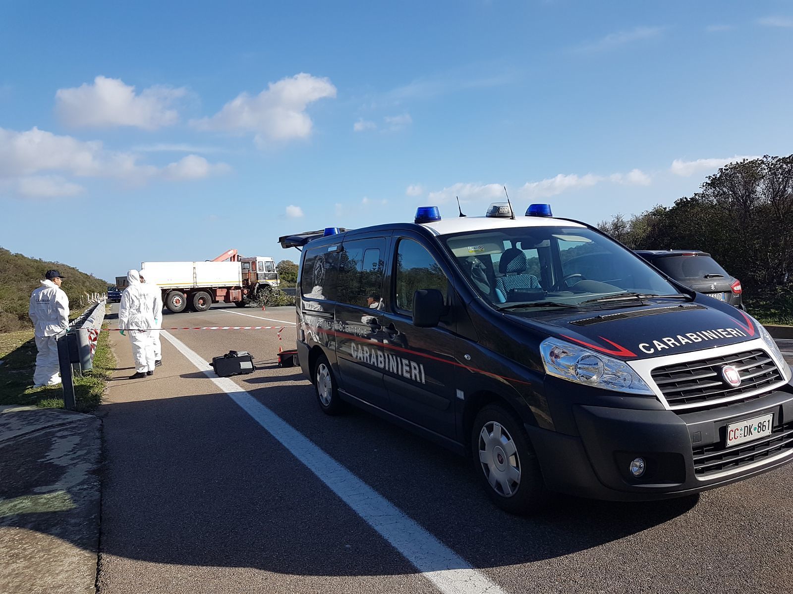 Assalto fallito al portavalori, i banditi hanno sparato 4 colpi di kalashnikov