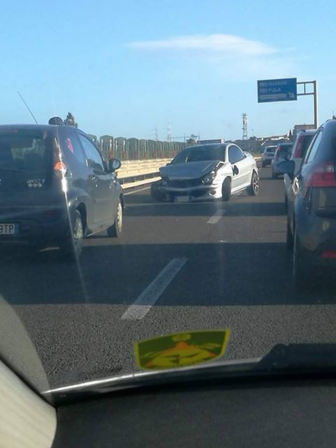 Cagliari, auto va in testacoda sull’ex 131: paura all’inceneritore, coinvolti due giovani