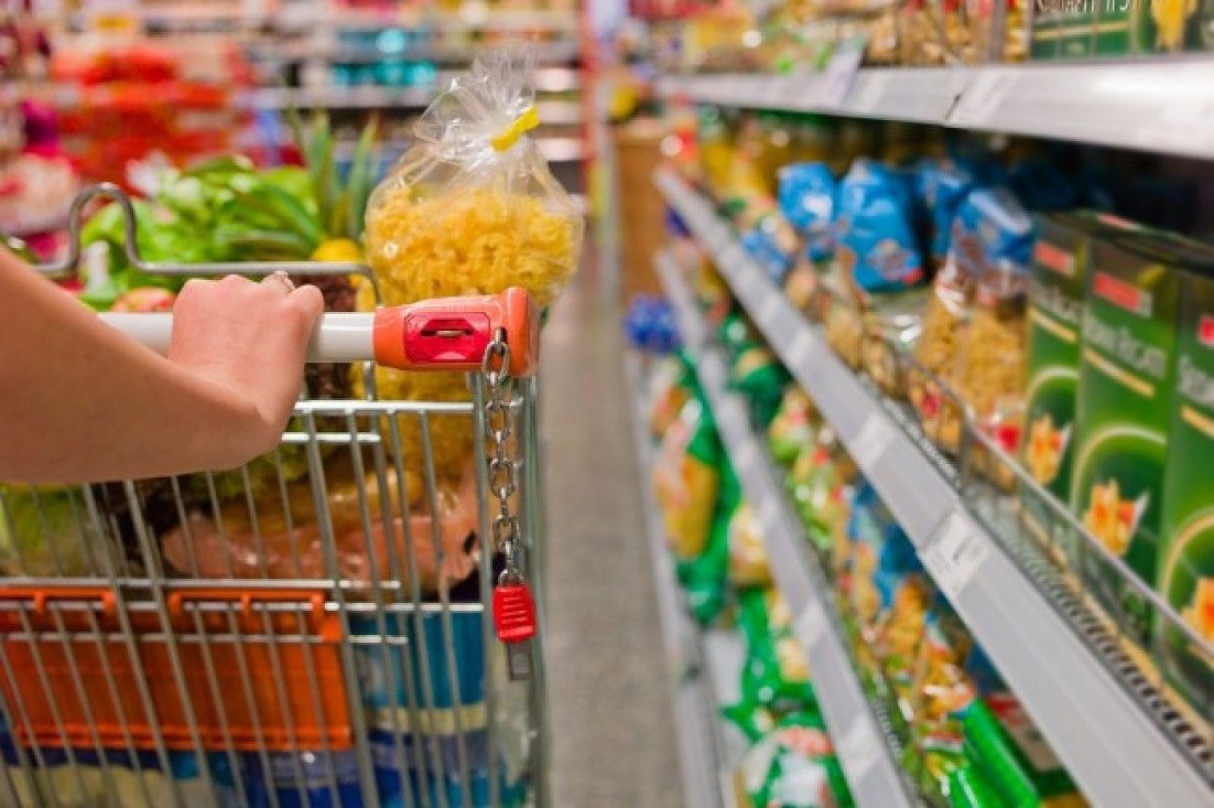 Tasche dei cagliaritani più vuote, stangata su cibo e riscaldamento