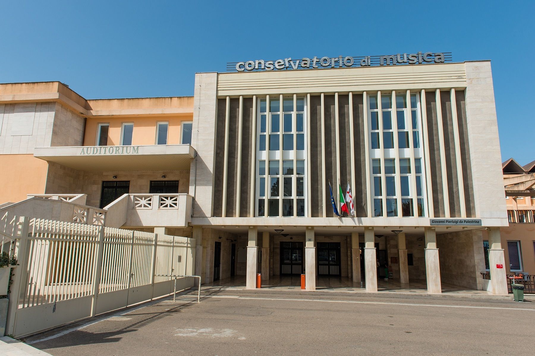 Giuliano, 23enne di Cagliari: “Anni di studio al Conservatorio, solo lavori freelance”