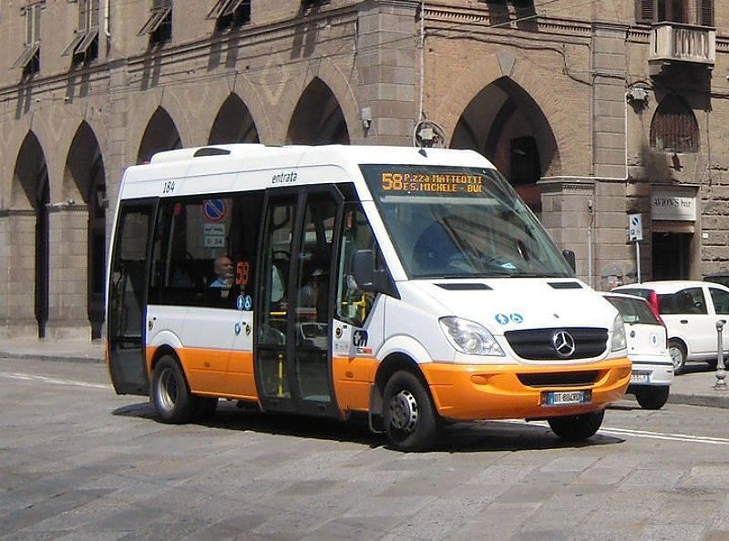 Cagliari, bus navetta per mercati e vie dello shopping: il Comune dice no