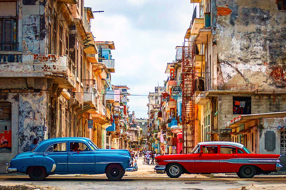 “Cuba, quel sogno insensato che l’alba accorda al desiderio” in un fotolibro