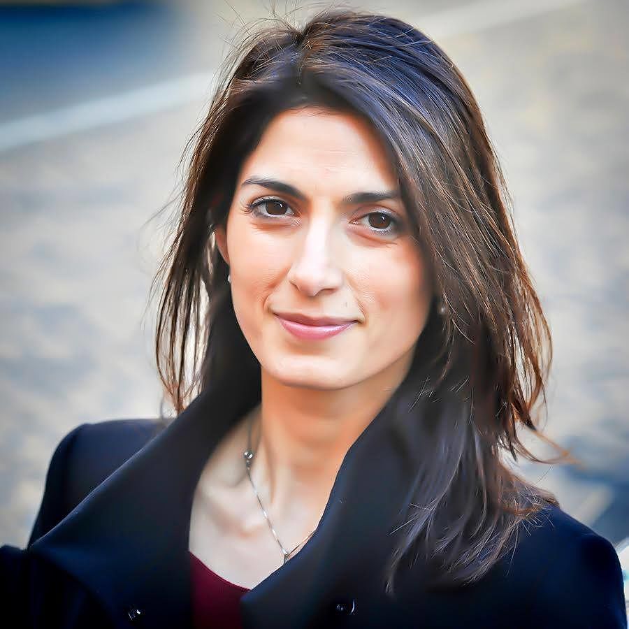 Roma, sindaca Raggi prosciolta per il caso Romeo: “Dopo un anno di fango”