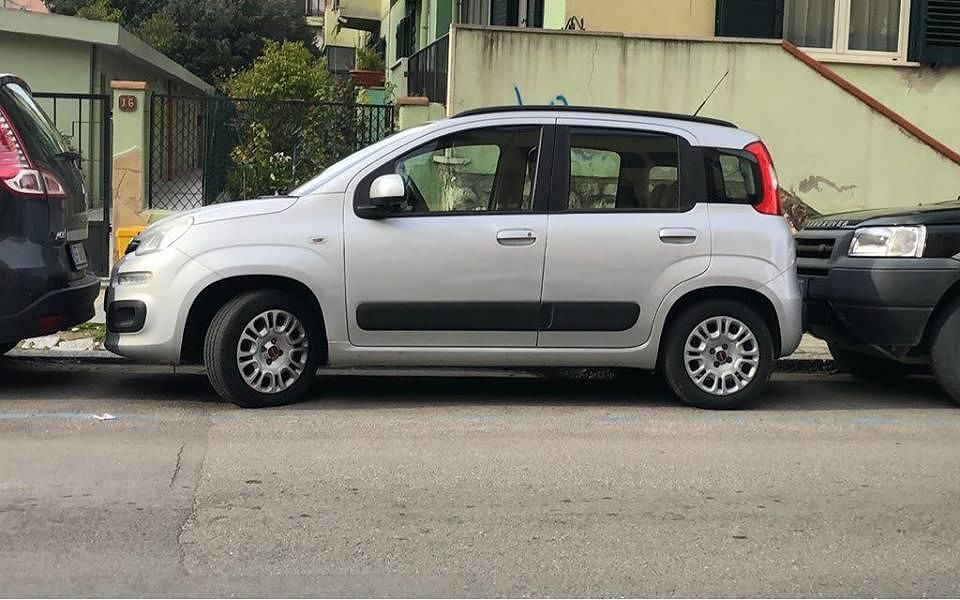 Selargius, auto rubata nella notte in via Praga. L’sos della proprietaria: “Aiutatemi a ritrovarla”