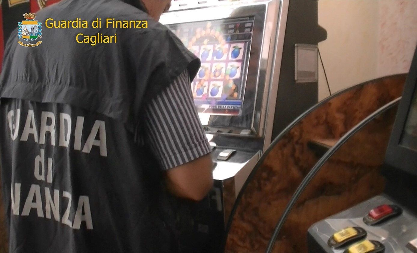 Lotta ai videopoker irregolari nel cagliaritano: 12 apparecchi sequestrati