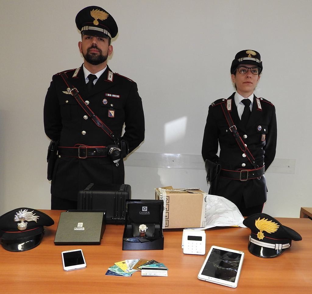 Cagliari, con una carta clonata acquistava preziosi sul deep web: nei guai 26enne