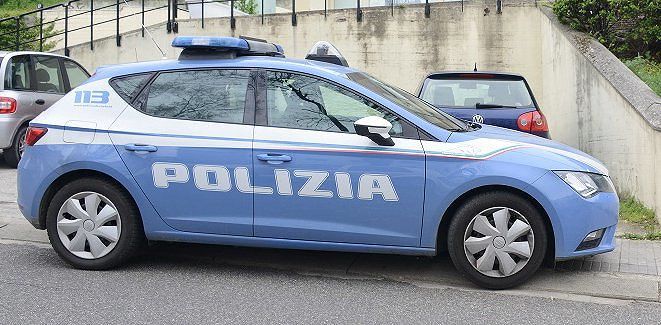 Le urla di un bimbo undicenne allertano la Polizia: arrestato per violenza sulla compagna