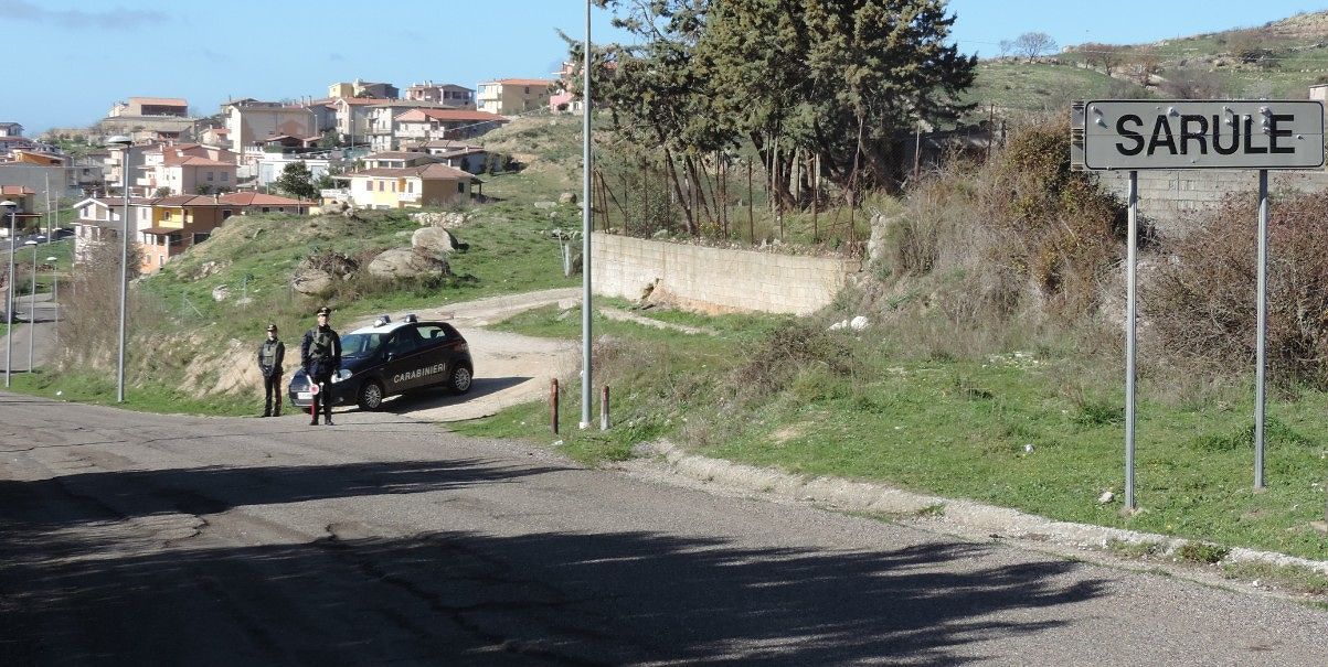 Impedisce l’ingresso al suo terreno, 80enne smonta il guard rail sulla Statale 128