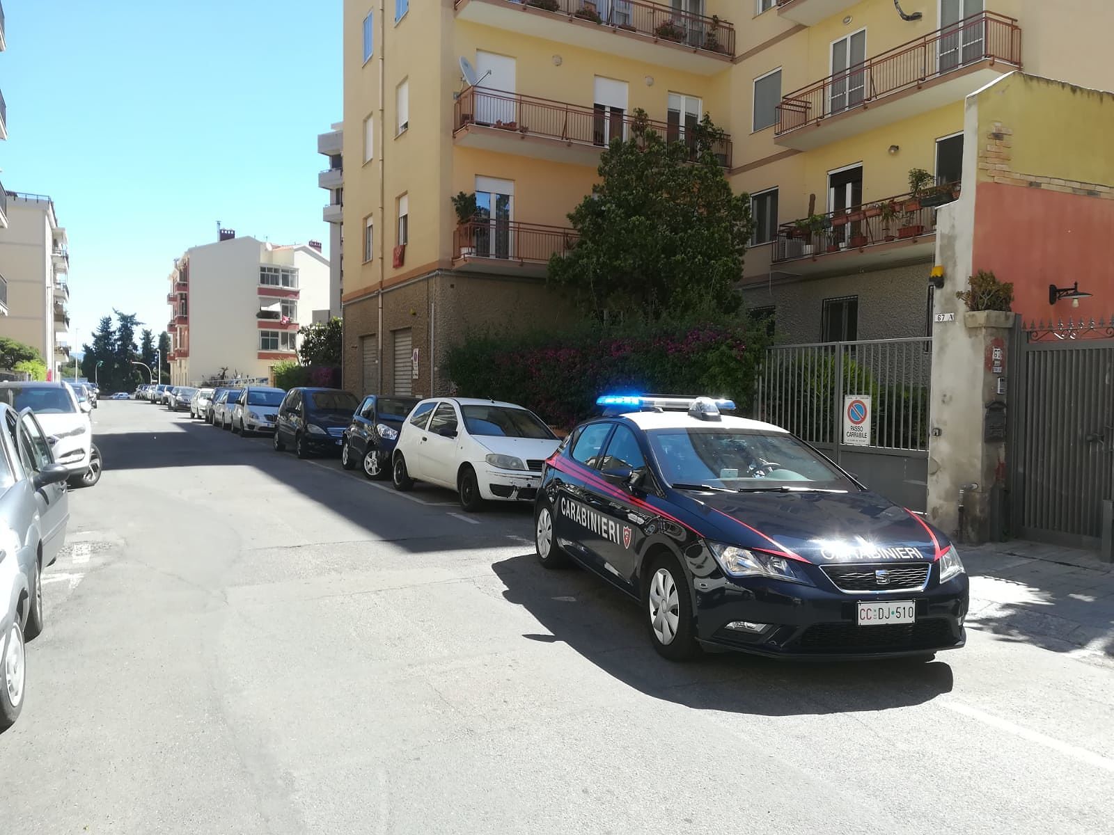 Cagliari, rapina in via Rossini: pugno in faccia contro una giovane, aggressore in fuga con 750 euro