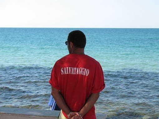 Cagliari, via al servizio di salvamento a mare sulle spiagge libere del Poetto e Calamosca