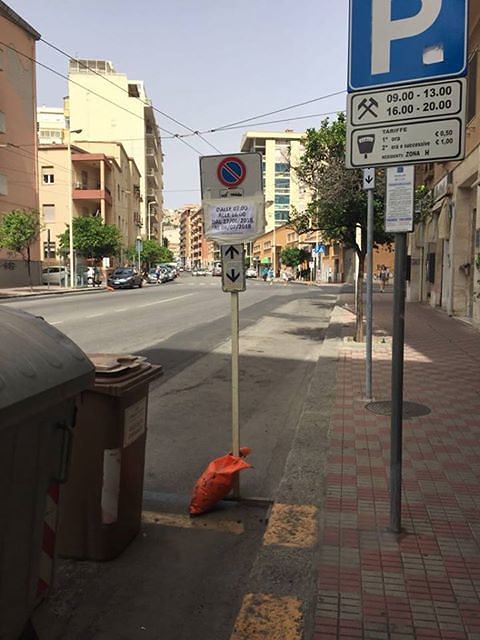Cagliari, la rabbia dei commercianti in via Petrarca: “Tanti divieti di sosta, nessun operaio”