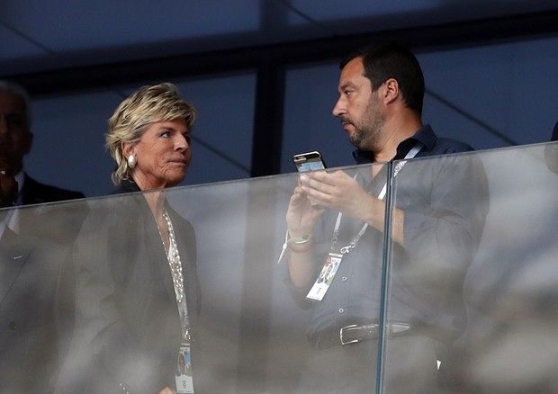 “Salvini a Mosca coi soldi pubblici”: dirigenti del Pd trollati e attaccati dai giovani del partito
