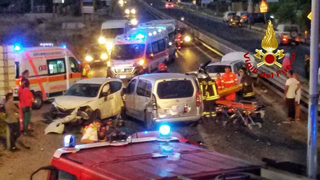 Quartu, terribile incidente sulla 554: cinque auto coinvolte, due feriti gravi