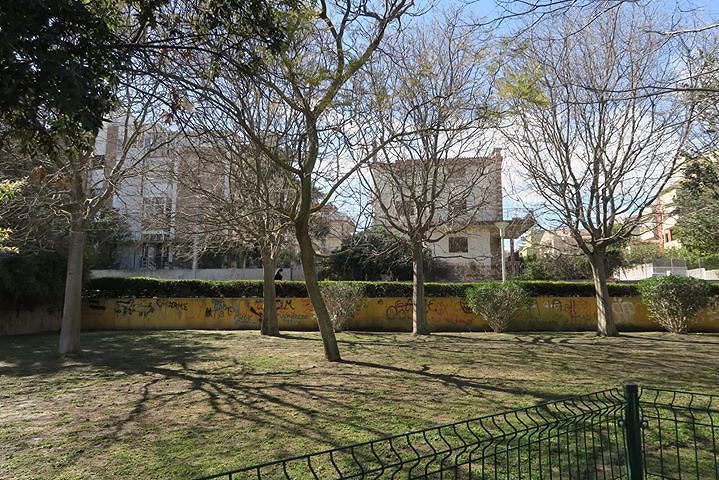 Cagliari, avvelenato nell’area cani di Genneruxi: “Chiudetela e ripulitela”