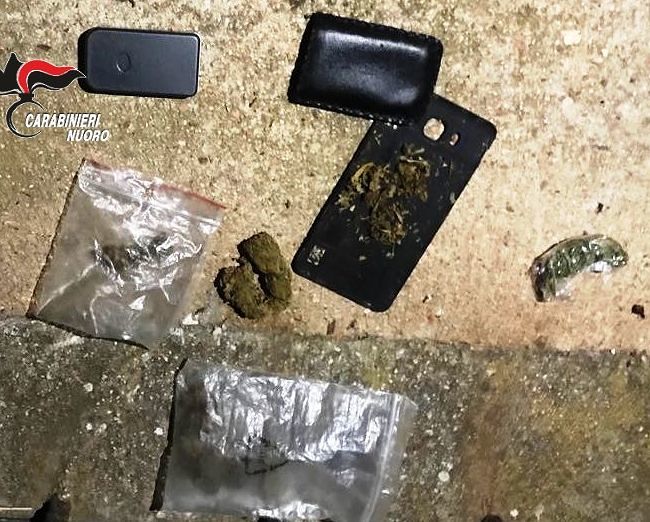 Tortolì, marijuana e un bilancino di precisione: denunciati due minorenni