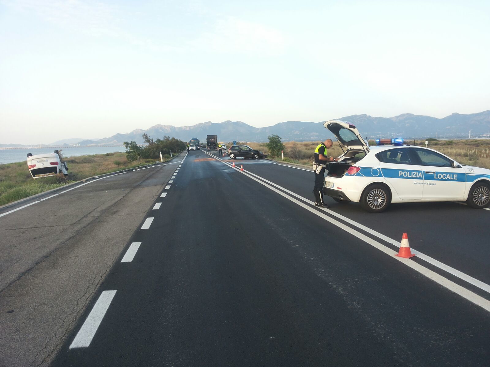 Frontale sulla Sulcitana, due feriti gravi: traffico in tilt