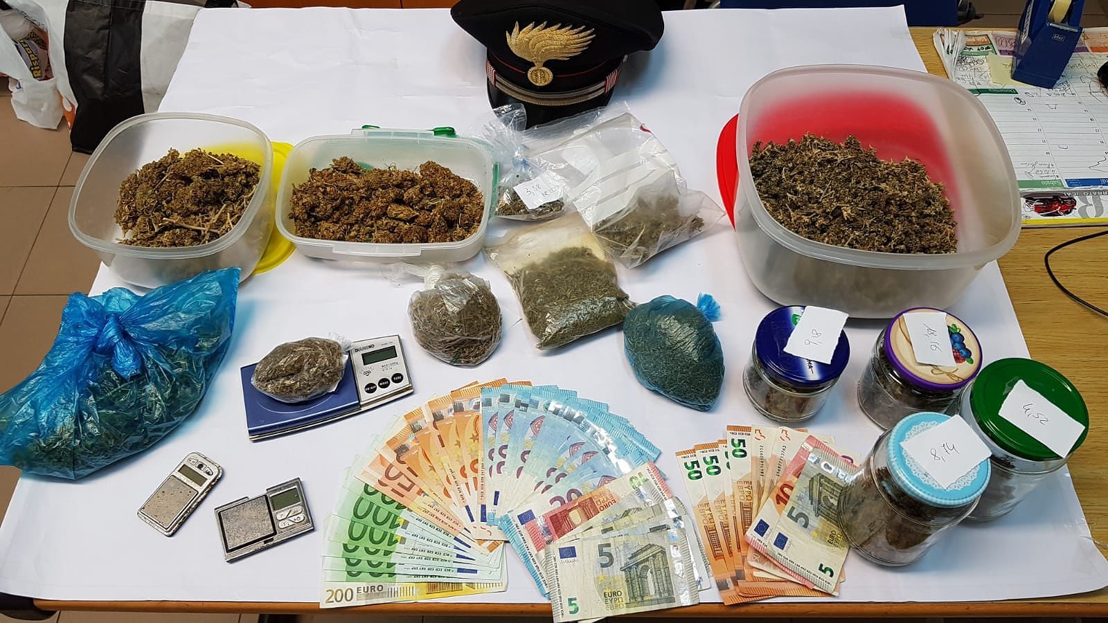 Selargius, 21enne trovato in possesso di oltre 4 etti di marijuana