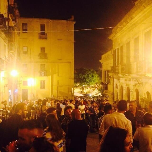 Cagliari, movida selvaggia e decibel proibiti: notti da incubo a Santa Chiara