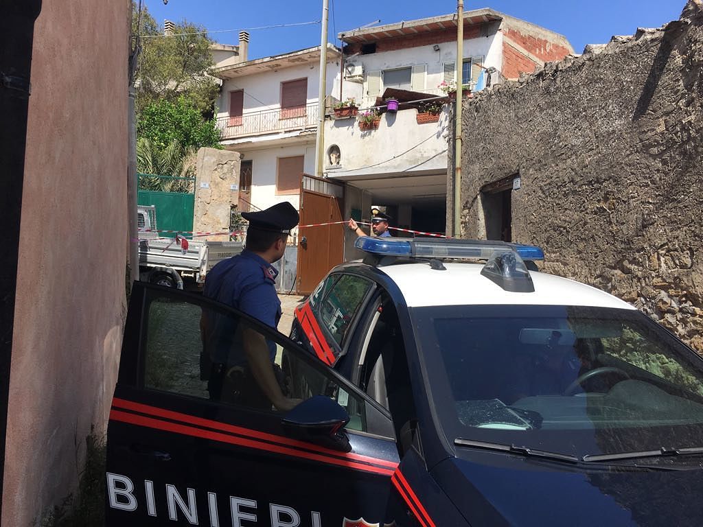Dramma a Mandas: madre uccide i figli disabili, poi tenta di togliersi la vita
