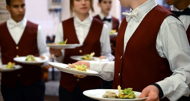 Qualificato scuola alberghiera cerca lavoro a Cagliari e hinterland