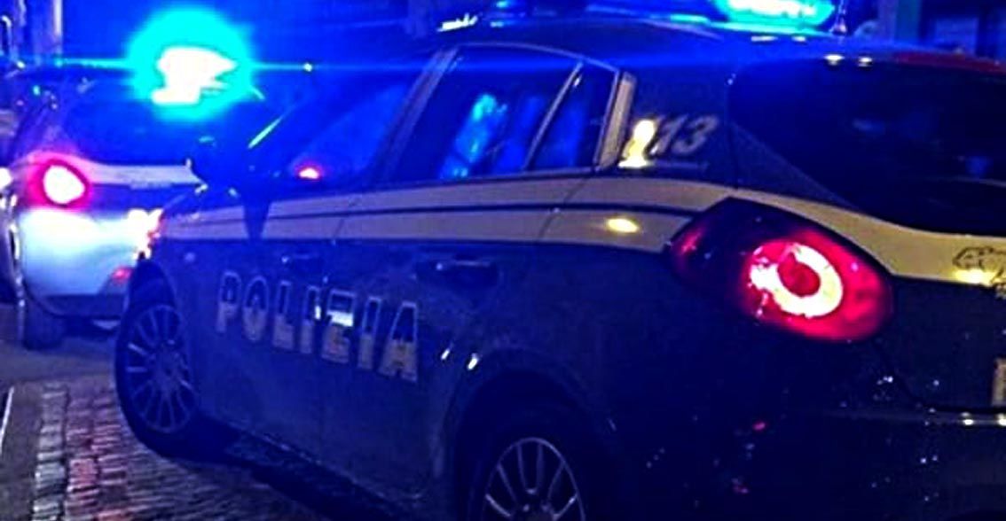Escalation di violenza a Cagliari: risse e coltellate al Poetto, ragazza molestata in centro