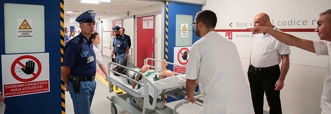 Poliziotto aggredito da un detenuto in ospedale: “Serve un reparto di medicina protetta”
