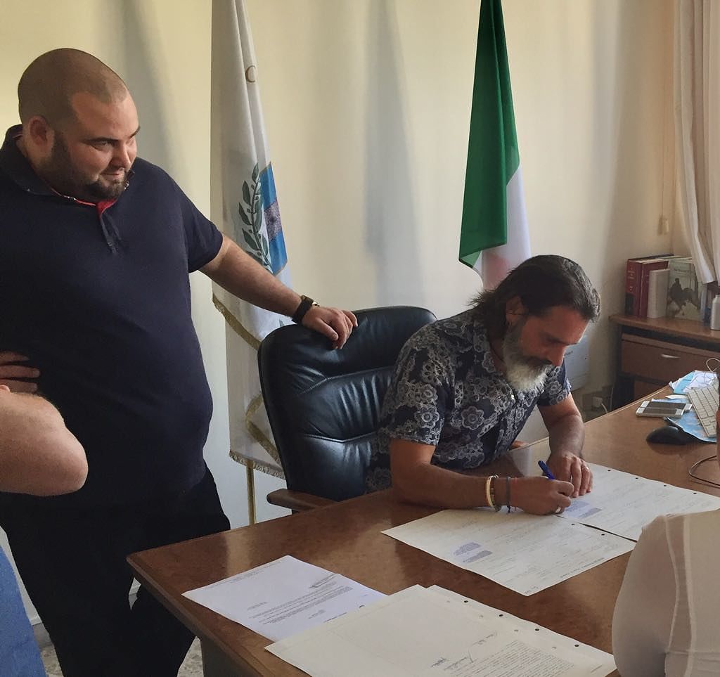 Due madri riconosciute genitori in Sardegna: il Popolo della Famiglia contro la scelta del sindaco M5S