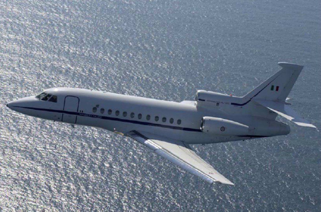 Feto in gravi condizioni, donna incinta dalla Sardegna a Genova su un aereo militare