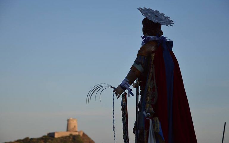 Da Cagliari a Nora su due ruote: il cammino di Sant’Efisio diventa una pista ciclabile