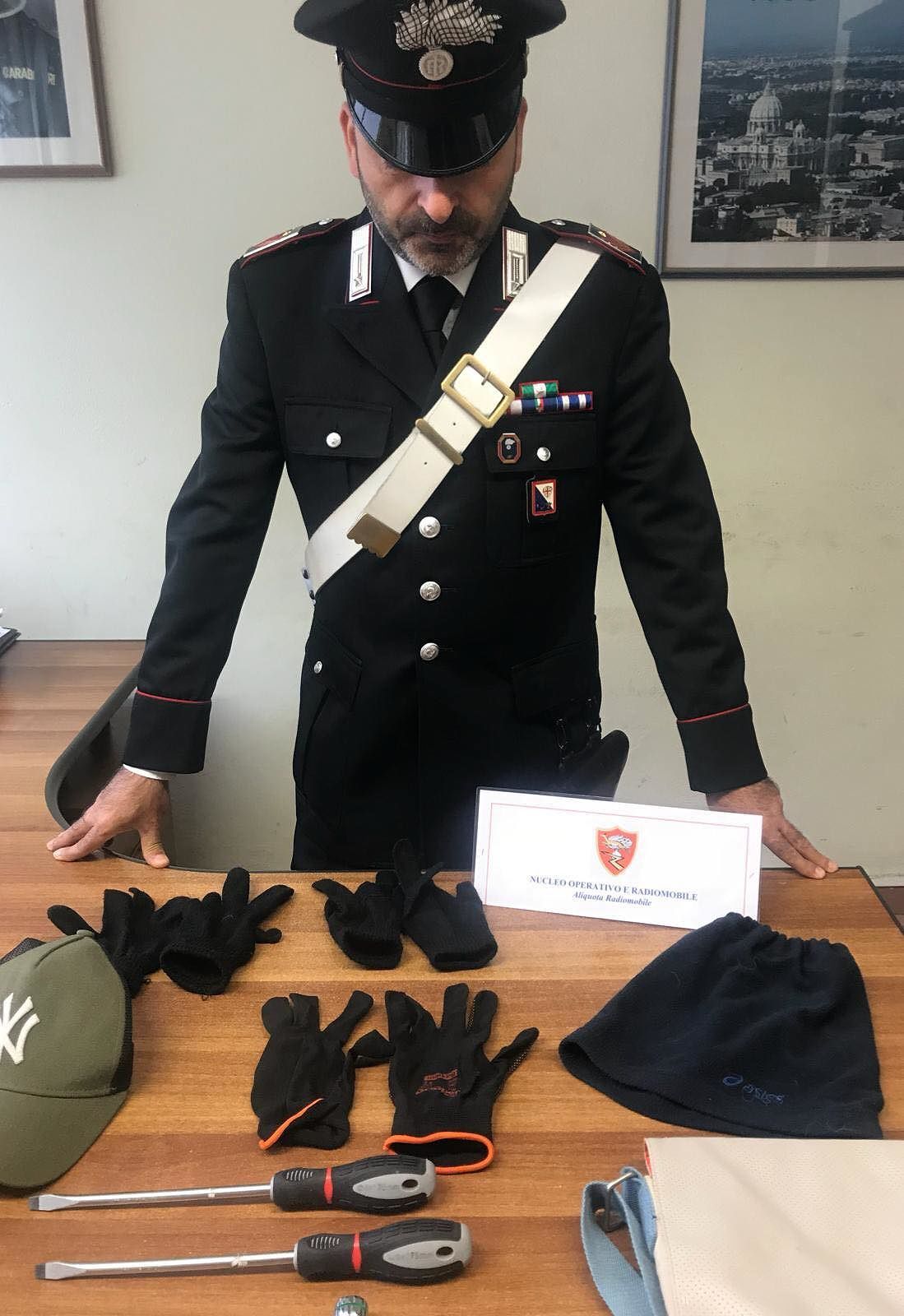 Cagliari, tentavano l’ennesimo furto in un appartamento: in manette banda di rom