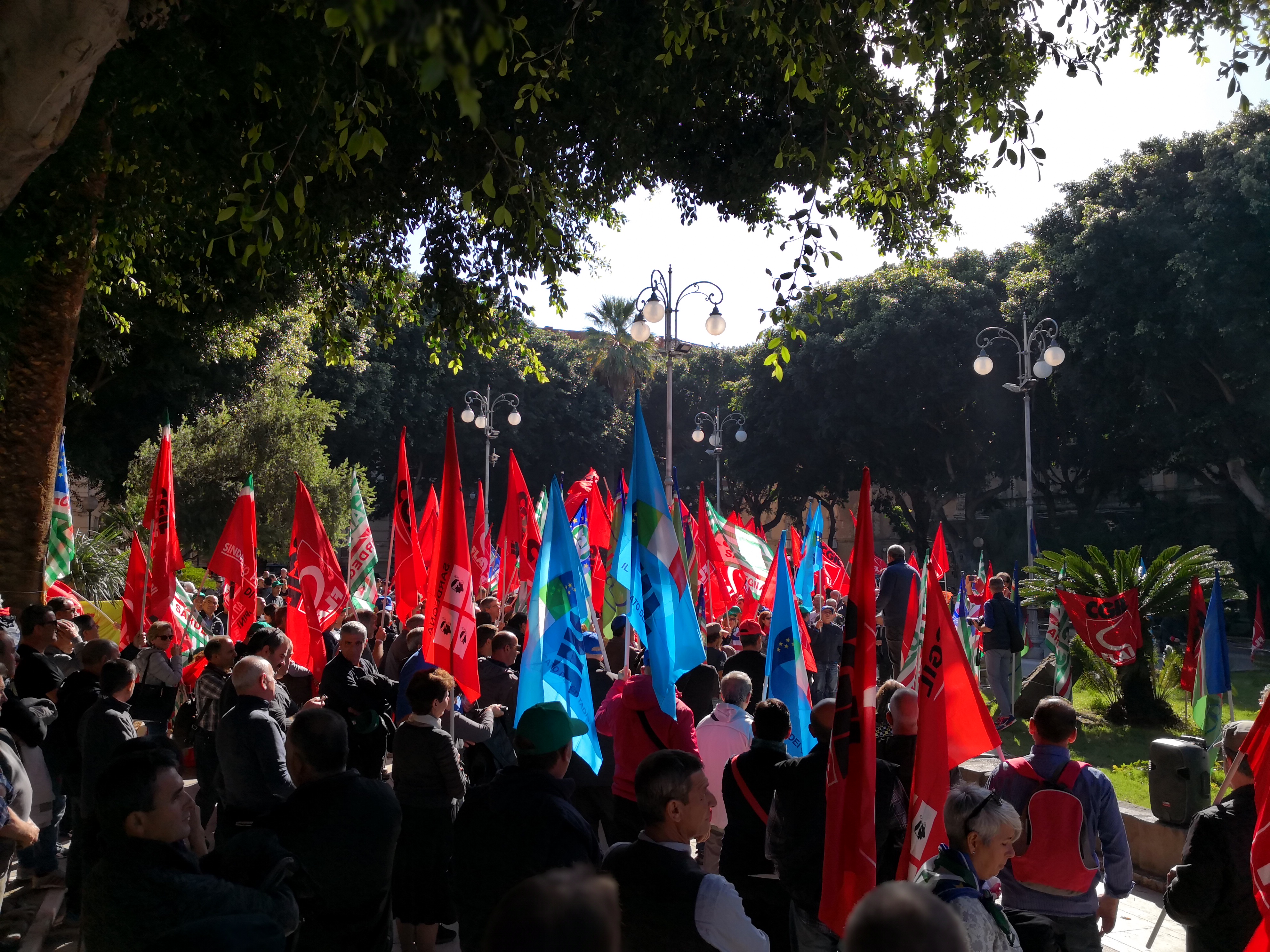 Forestali, sindacati confederali in piazza contro il disegno di riforma