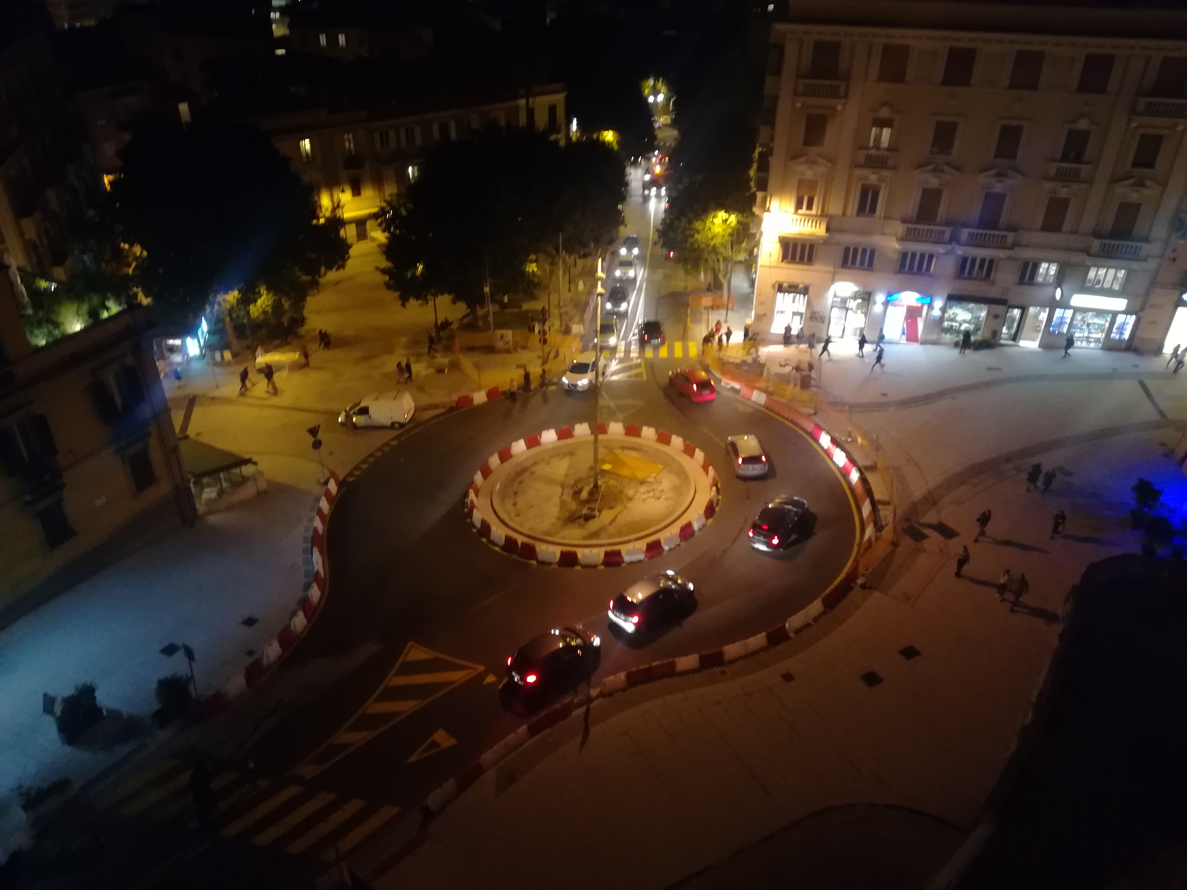 Cagliari, intorno alla nuova rotonda “circolano” le polemiche: “Caos senza i semafori per i pedoni”