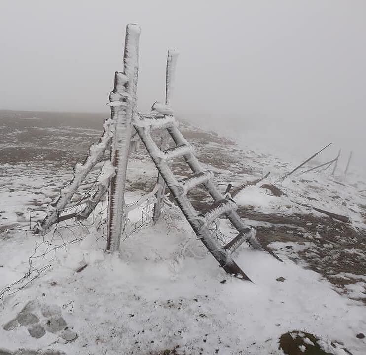 Arriva l’inverno in Barbagia: ecco il Bruncu Spina imbiancato dalla neve