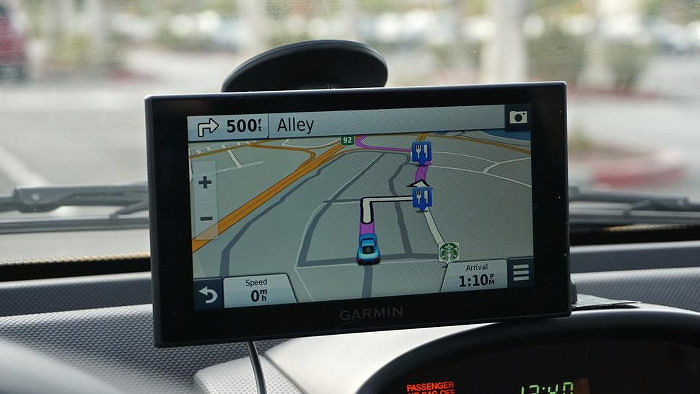 Attenti al navigatore: il GPS dà l’indicazione sbagliata del limite e lui viene multato