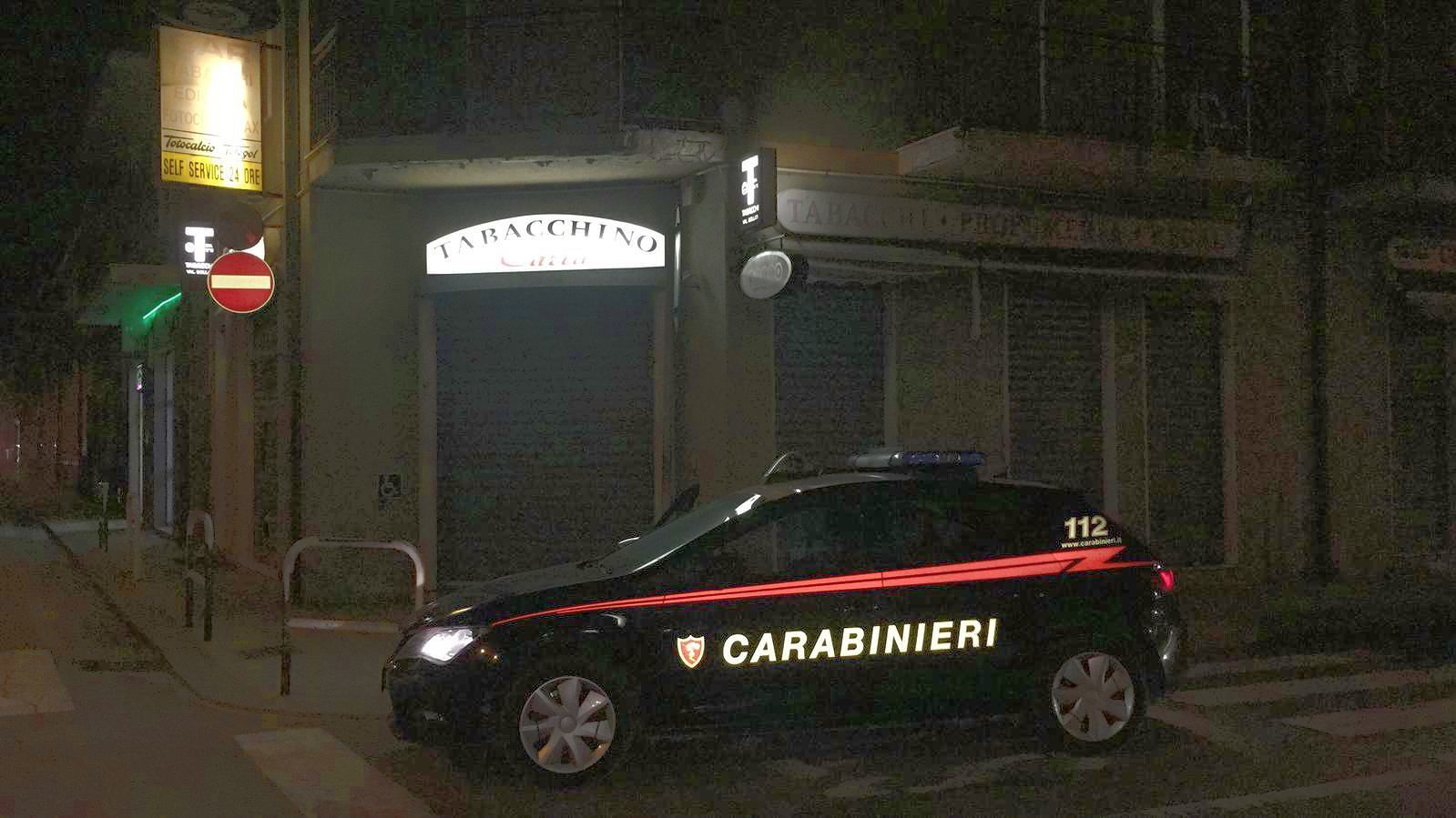 Quartu, armato di coltello rapina un bar: è caccia al bandito in bicicletta
