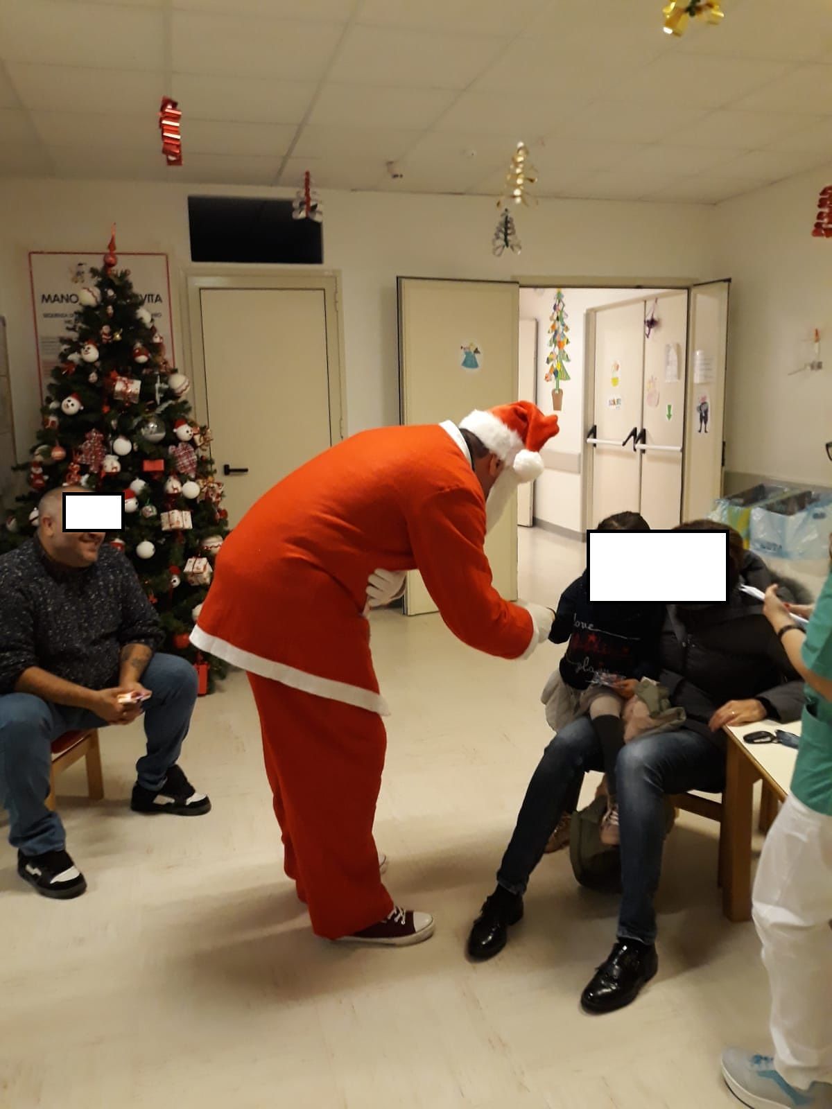 Nuoro, la polizia incontra i bambini ricoverati all’ospedale San Francesco