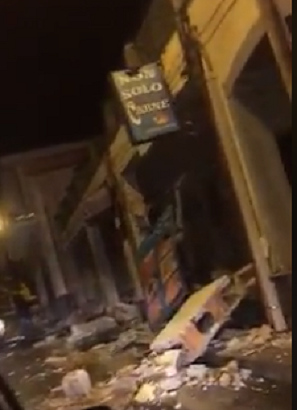 Notte di paura a Catania, forte scossa di terremoto di magnitudo 4.8: ci sono feriti