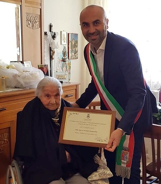 Villasor, una targa ricordo per i 105 anni di Tzia Pasqualina Piroddi